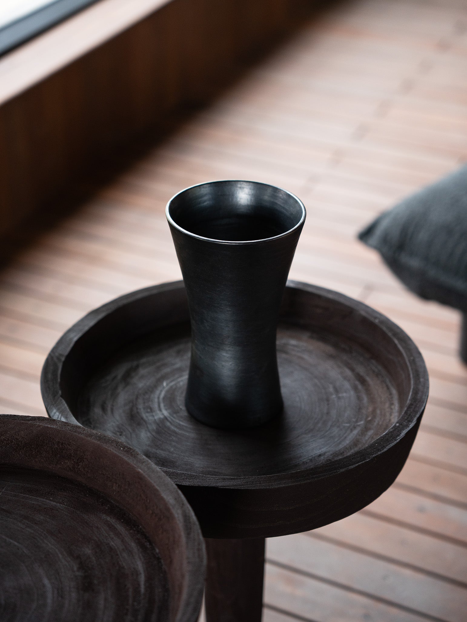 Earthen Noir - Ob.1 ｜Black Pottery Vase